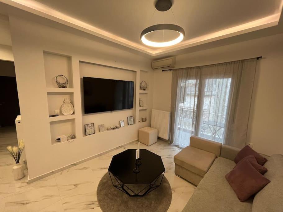 Luxurious In The Heart Of Apartment *